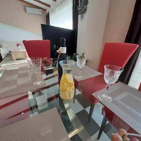 Franka Apartment